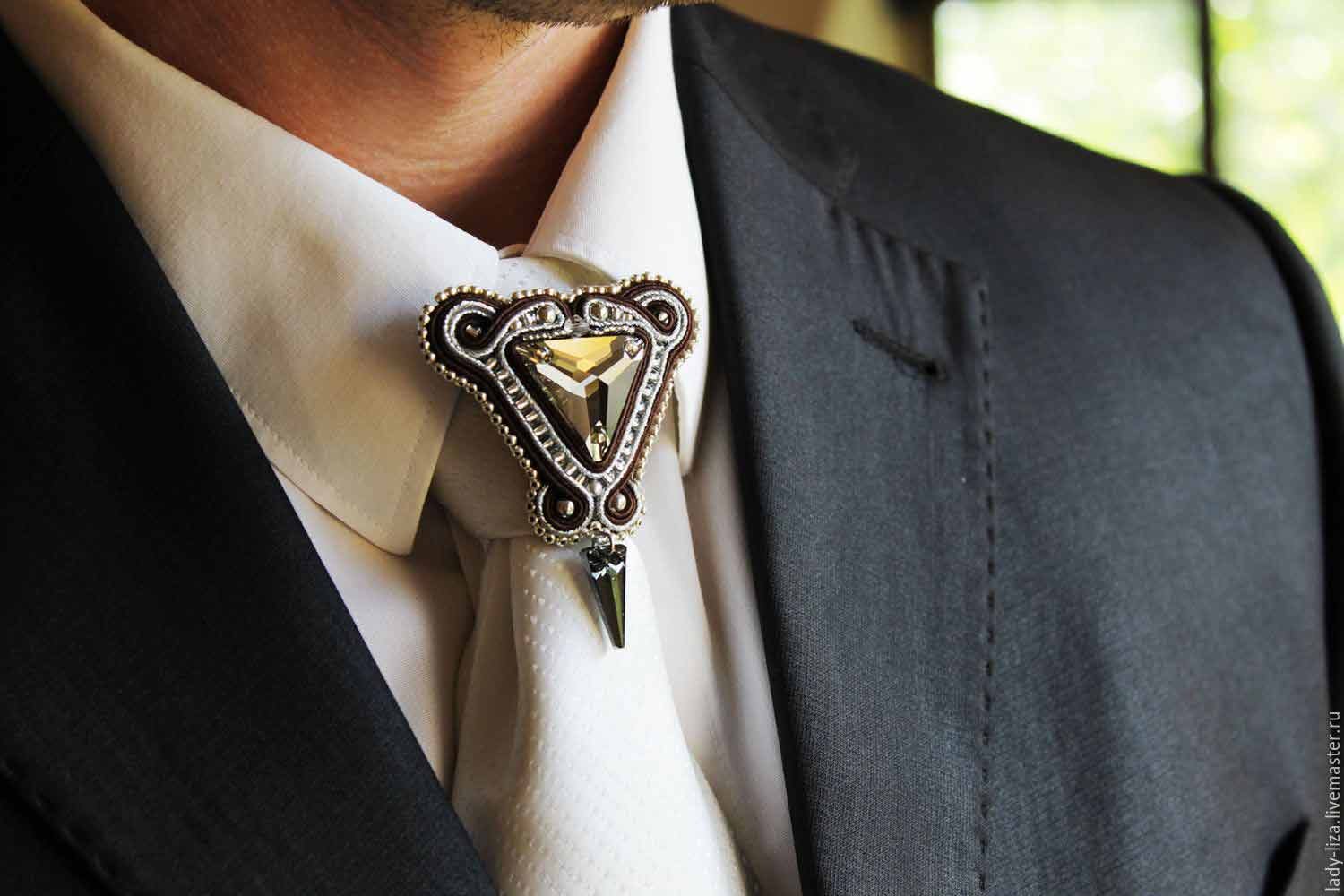 Luxury Golden Lion Brooch